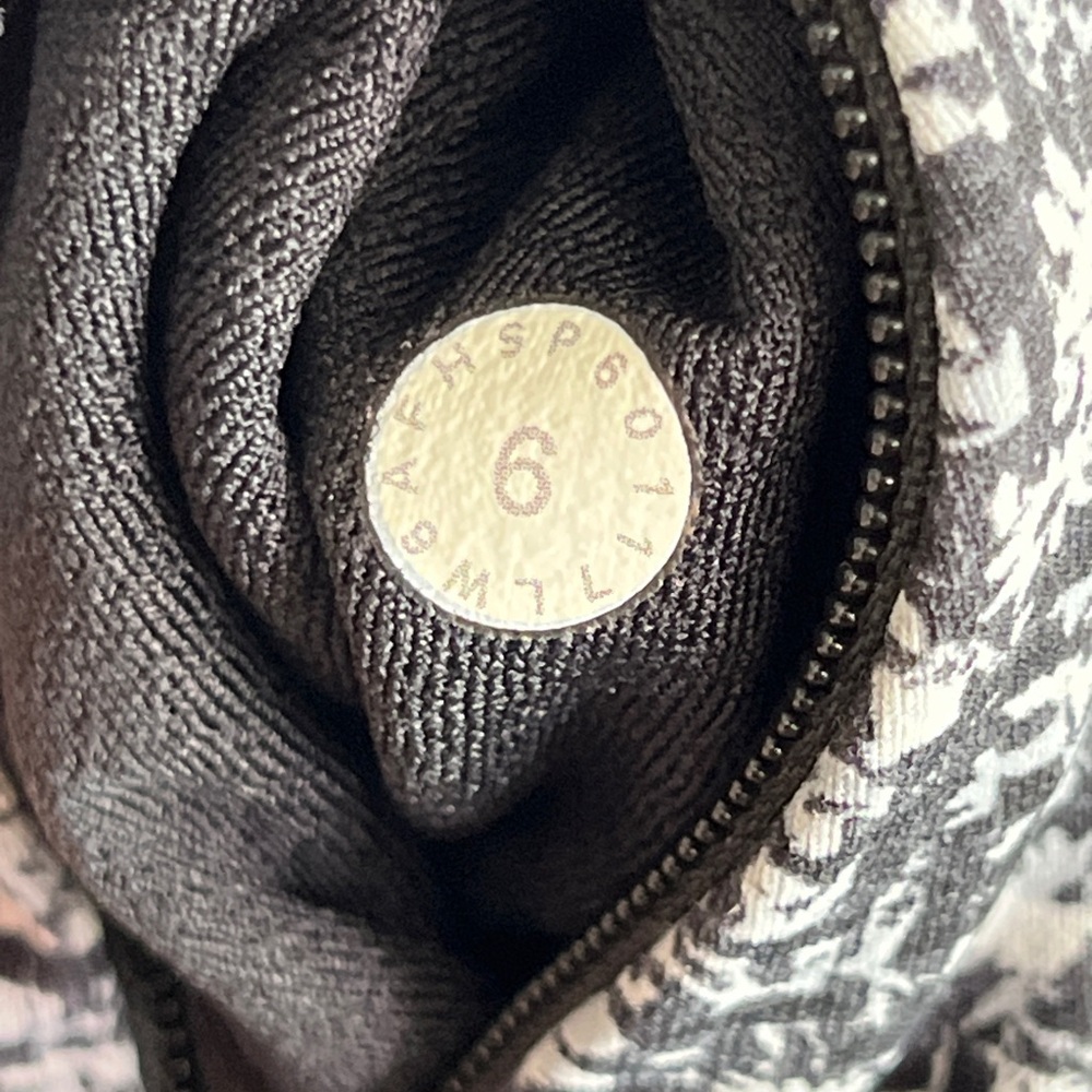 Lululemon Wunder Under Crop Leggings Mosaic Print with Mech Panels Size 6 EUC - Picture 7 of 9